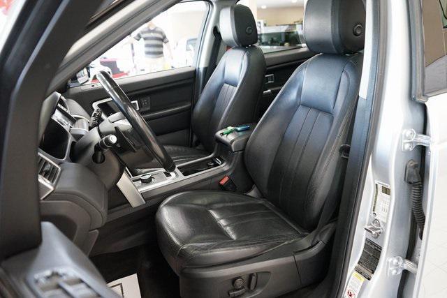 Photo of 2017 Indus Silver Metallic Land Rover Discovery Sport