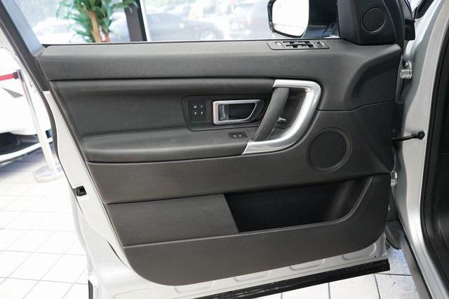 Photo of 2017 Indus Silver Metallic Land Rover Discovery Sport