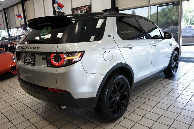Photo of 2017 Indus Silver Metallic Land Rover Discovery Sport