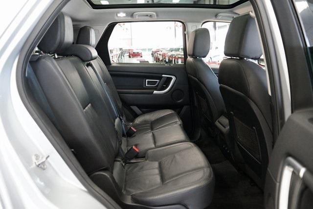 Photo of 2017 Indus Silver Metallic Land Rover Discovery Sport