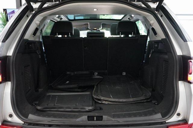Photo of 2017 Indus Silver Metallic Land Rover Discovery Sport