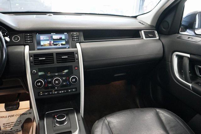 Photo of 2017 Indus Silver Metallic Land Rover Discovery Sport