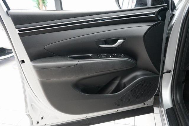 Photo of 2024 Shimmering Silver Hyundai TUCSON