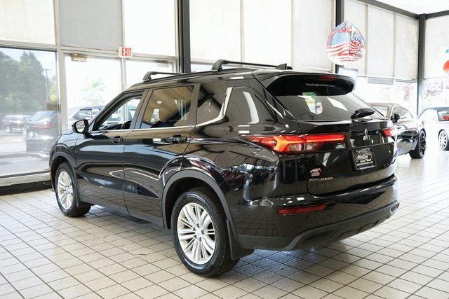 Photo of 2024 Black Diamond Mitsubishi Outlander