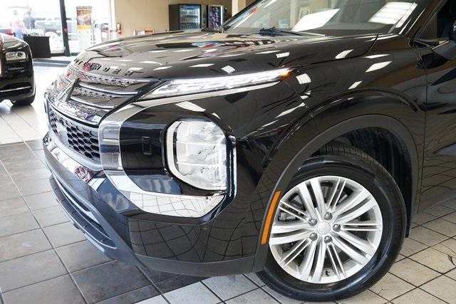 Photo of 2024 Black Diamond Mitsubishi Outlander