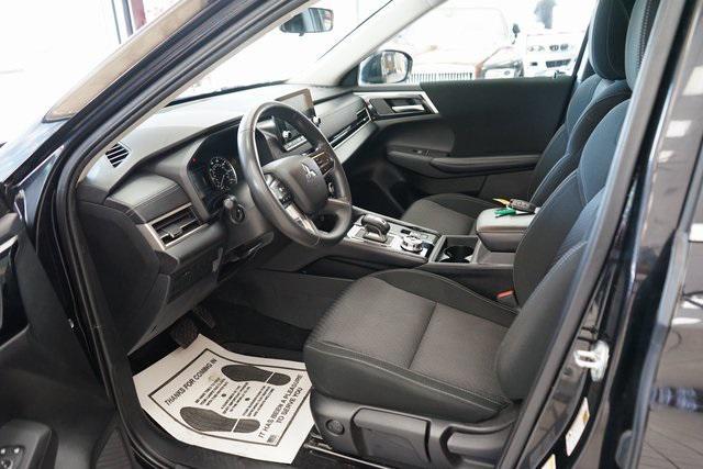 Photo of 2024 Black Diamond Mitsubishi Outlander