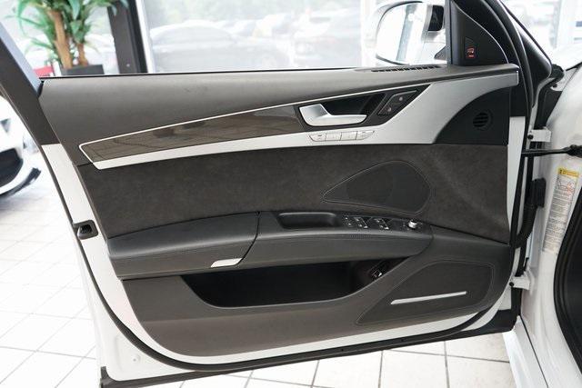 Photo of 2015 Glacier White Metallic Audi S8