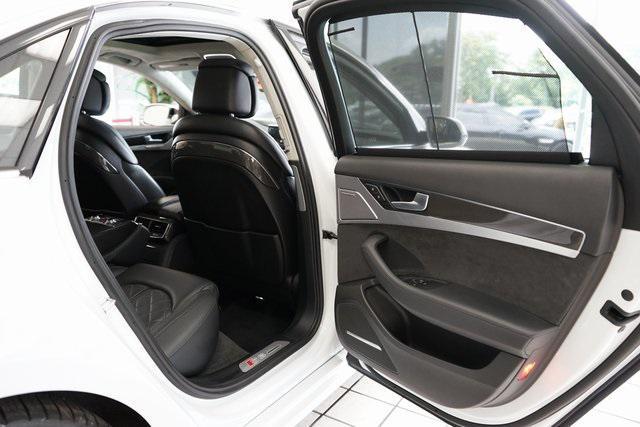 Photo of 2015 Glacier White Metallic Audi S8
