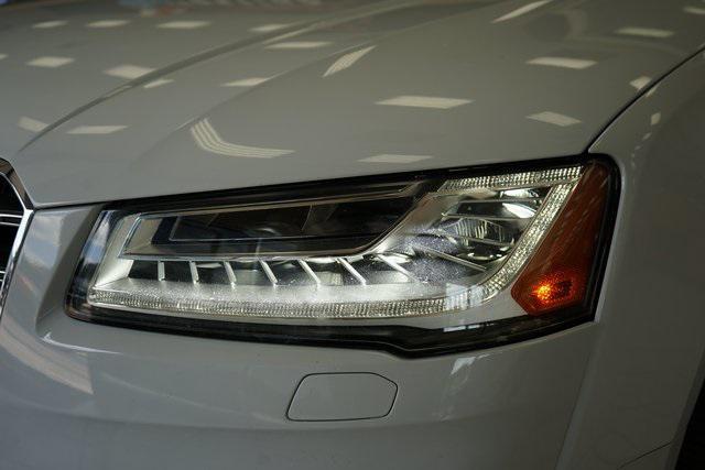 Photo of 2015 Glacier White Metallic Audi S8