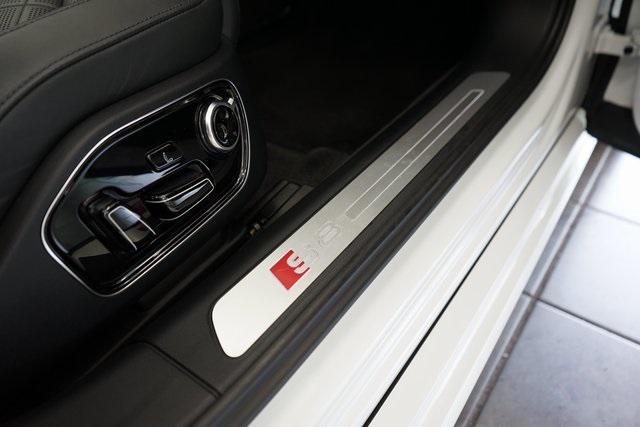 Photo of 2015 Glacier White Metallic Audi S8