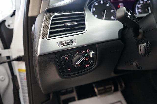 Photo of 2015 Glacier White Metallic Audi S8