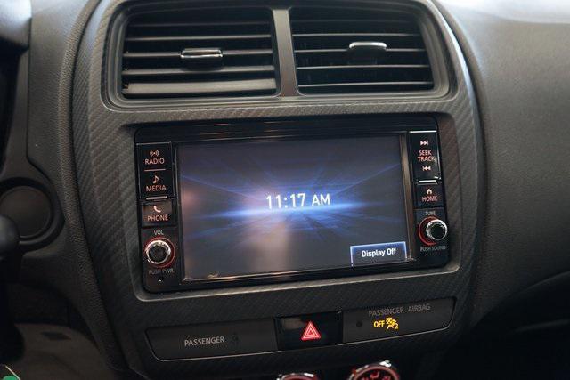 Photo of 2018 Diamond White Pearl Mitsubishi Outlander Sport