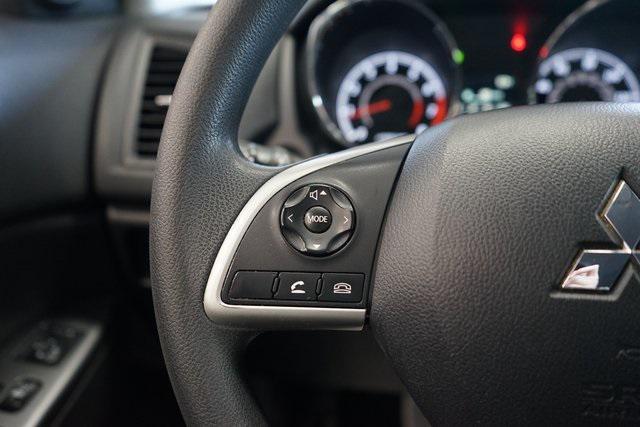 Photo of 2018 Diamond White Pearl Mitsubishi Outlander Sport