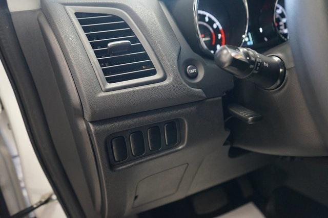 Photo of 2018 Diamond White Pearl Mitsubishi Outlander Sport
