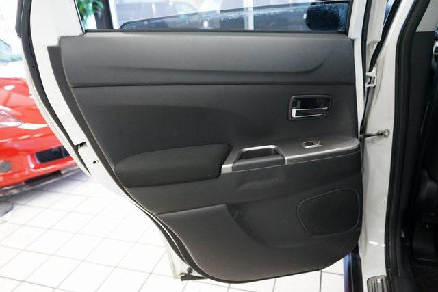 Photo of 2018 Diamond White Pearl Mitsubishi Outlander Sport