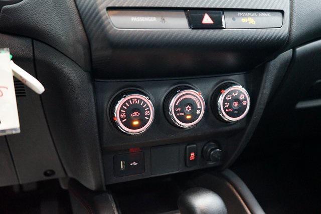 Photo of 2018 Diamond White Pearl Mitsubishi Outlander Sport