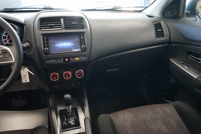 Photo of 2018 Diamond White Pearl Mitsubishi Outlander Sport
