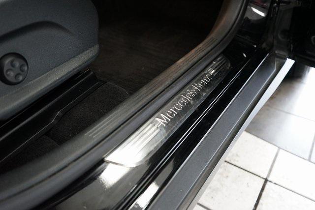 Photo of 2021 Black Mercedes-Benz GLC 300