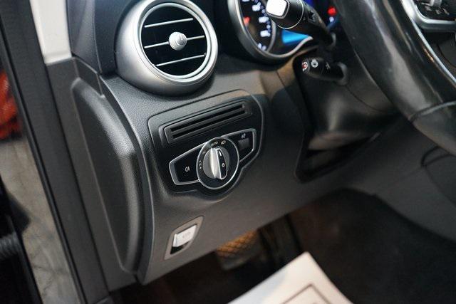 Photo of 2021 Black Mercedes-Benz GLC 300