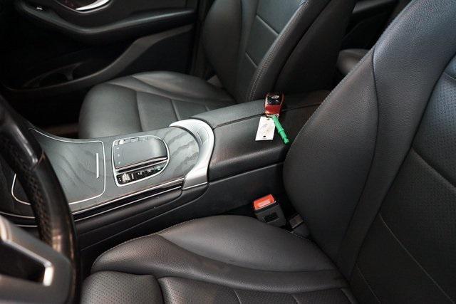 Photo of 2021 Black Mercedes-Benz GLC 300