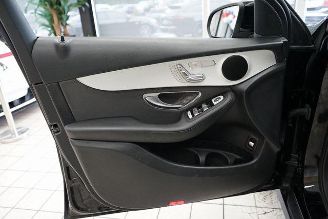 Photo of 2021 Black Mercedes-Benz GLC 300