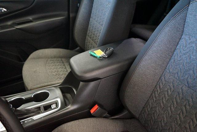 Photo of 2023 Summit White Chevrolet Equinox