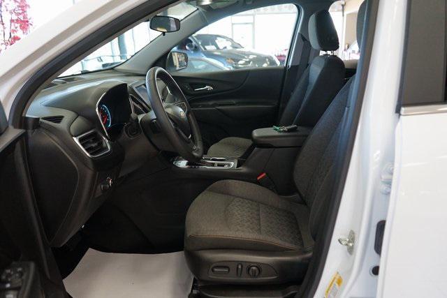 Photo of 2023 Summit White Chevrolet Equinox