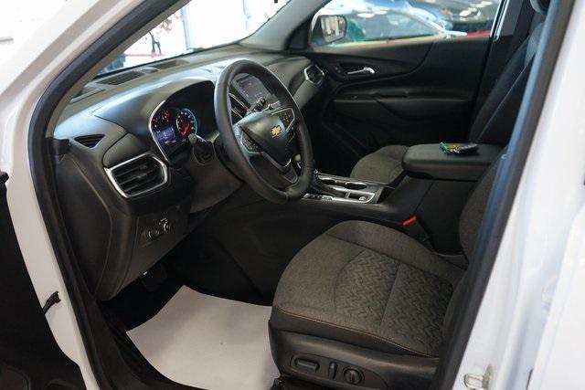 Photo of 2023 Summit White Chevrolet Equinox