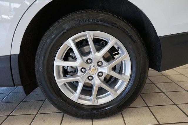 Photo of 2023 Summit White Chevrolet Equinox