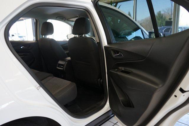 Photo of 2023 Summit White Chevrolet Equinox