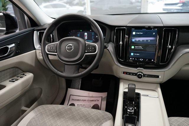 Photo of 2022 Onyx Black Metallic Volvo XC60 Recharge Plug-In Hybrid
