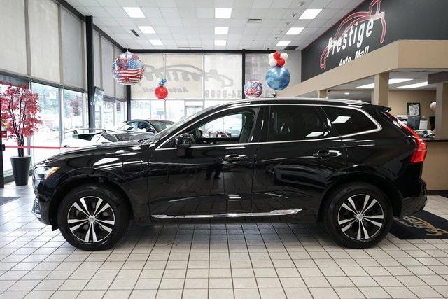 Photo of 2022 Onyx Black Metallic Volvo XC60 Recharge Plug-In Hybrid