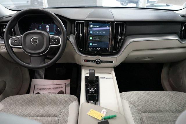 Photo of 2022 Onyx Black Metallic Volvo XC60 Recharge Plug-In Hybrid