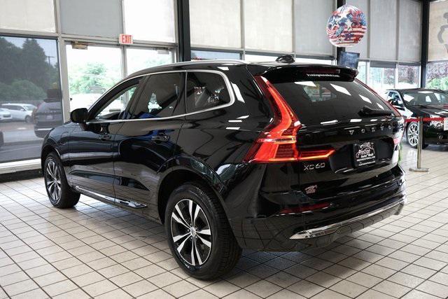 Photo of 2022 Onyx Black Metallic Volvo XC60 Recharge Plug-In Hybrid
