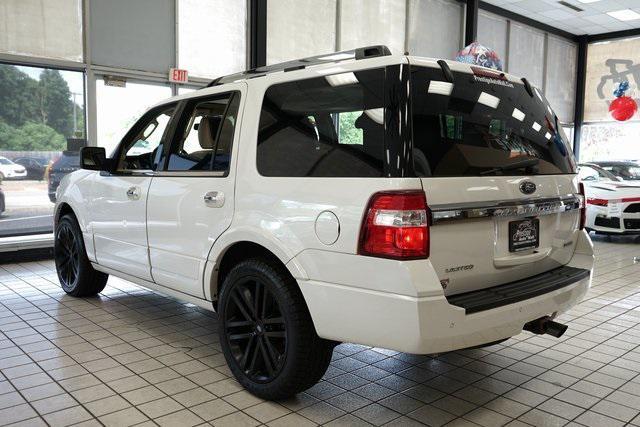 Photo of 2017 White Platinum Metallic Tri-Coat Ford Expedition