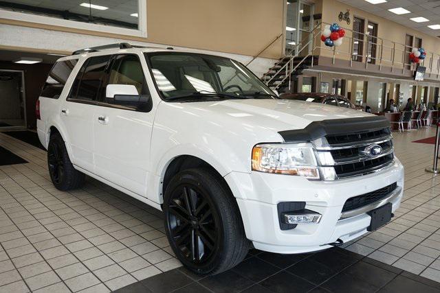 Photo of 2017 White Platinum Metallic Tri-Coat Ford Expedition