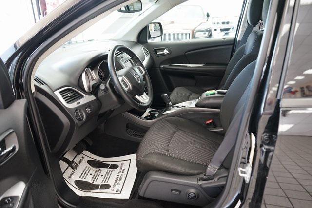 Photo of 2020 Pitch Black Clearcoat Dodge Journey