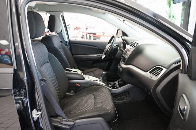 Photo of 2020 Pitch Black Clearcoat Dodge Journey
