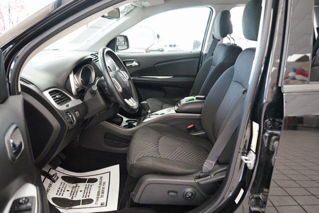 Photo of 2020 Pitch Black Clearcoat Dodge Journey