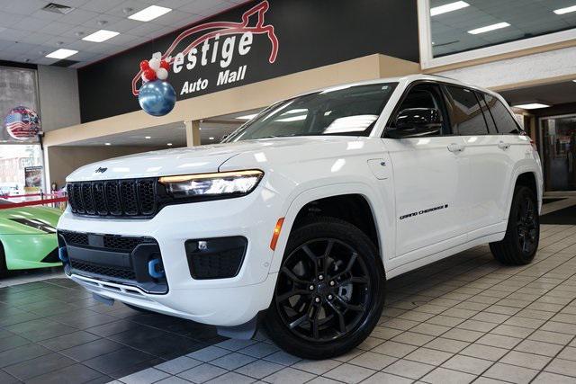 Photo of 2023 Bright White Clearcoat Jeep Grand Cherokee 4xe