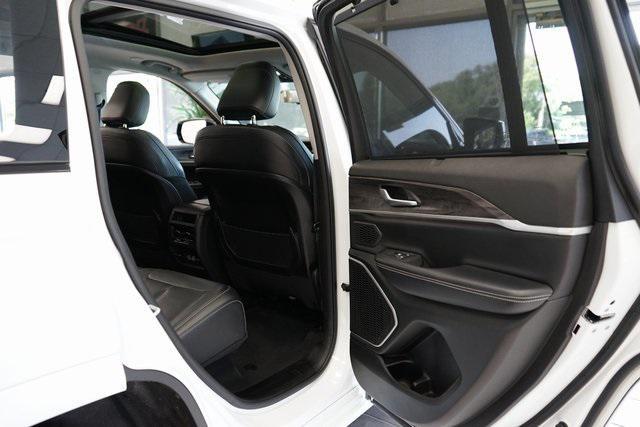 Photo of 2023 Bright White Clearcoat Jeep Grand Cherokee 4xe