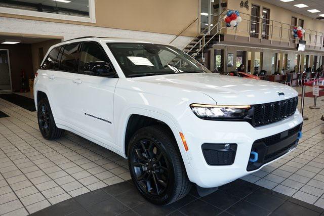 Photo of 2023 Bright White Clearcoat Jeep Grand Cherokee 4xe