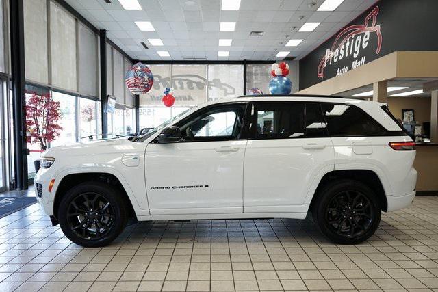 Photo of 2023 Bright White Clearcoat Jeep Grand Cherokee 4xe