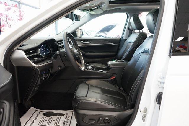 Photo of 2023 Bright White Clearcoat Jeep Grand Cherokee 4xe