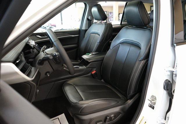 Photo of 2023 Bright White Clearcoat Jeep Grand Cherokee 4xe