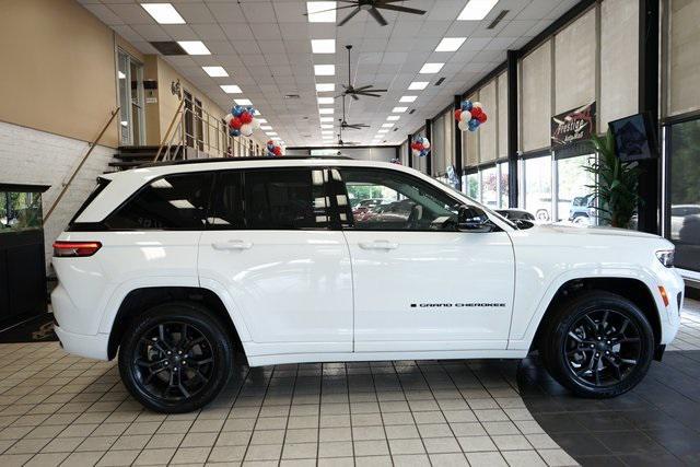 Photo of 2023 Bright White Clearcoat Jeep Grand Cherokee 4xe