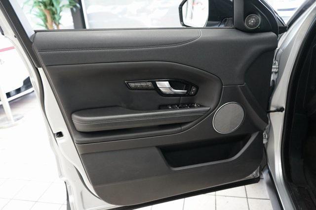 Photo of 2019 Indus Silver Metallic Land Rover Range Rover Evoque