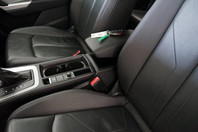 Photo of 2023 Ibis White Audi Q3