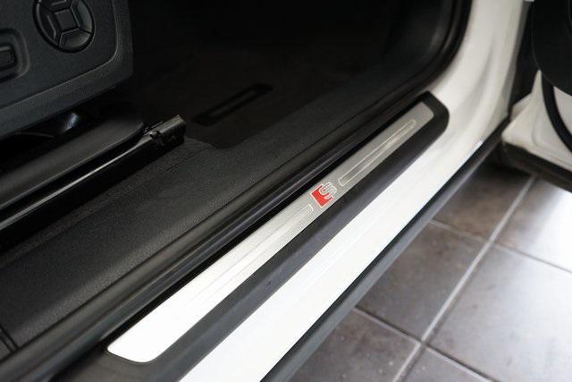 Photo of 2023 Ibis White Audi Q3