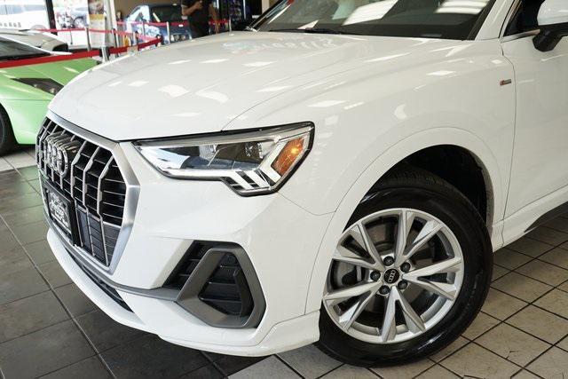 Photo of 2023 Ibis White Audi Q3
